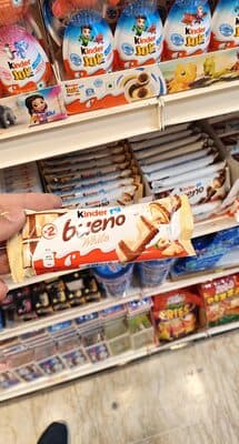 Kinder bueno White