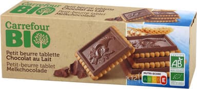 Galleta de mantequilla con tableta de chocolate con leche