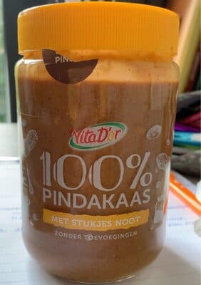 pindakaas met stukjes noot