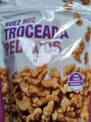 Nuez troceada