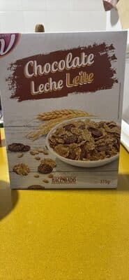 Copos de trigo integral y arroz con chocolate con leche