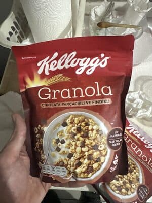 Granola Çikolata ve Fındık
