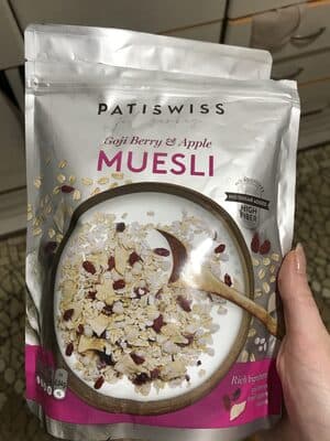 Goji berry & apple muesli