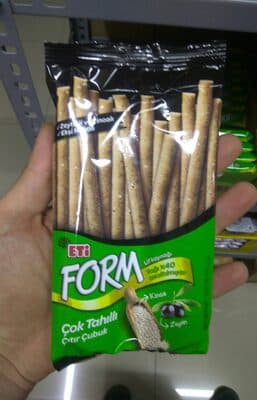 Eti Form Zeytinli Kinoalı ve Kekikli Çok Tahıllı Çıtır Çubuk Kraker