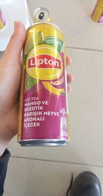 Mango ve egzotik karışık meyve aromalı içecek