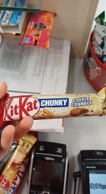 kitkat cookie crumble