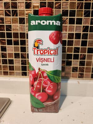 Tropical Vişneli Içecek