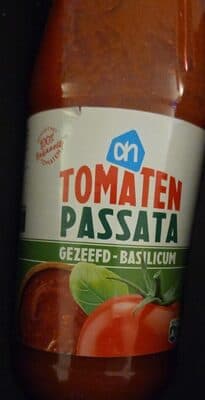 tomatenpassata basilicum