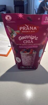 Overnight chia with oats Berry fairy-petits fruits