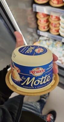 La motte de beurre aux cristaux de sel.as
