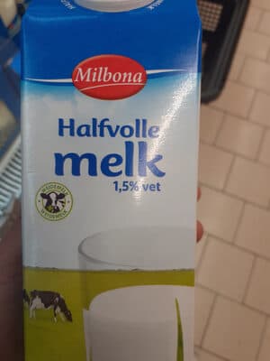 MELK verse Milbona HALFVOLLE MELK PLANET NUT one