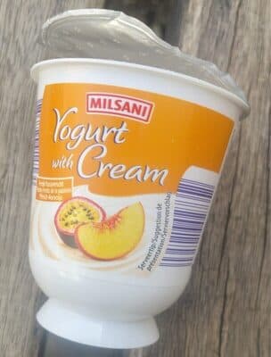 Yogurt with cream