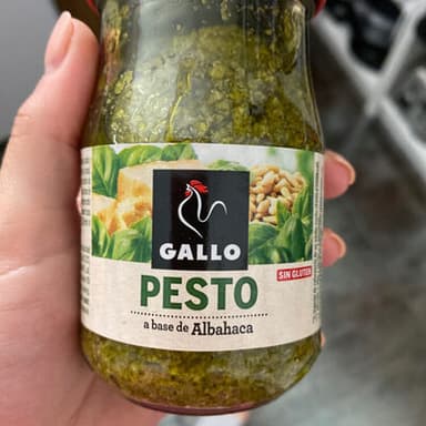 Pesto a base de albahaca