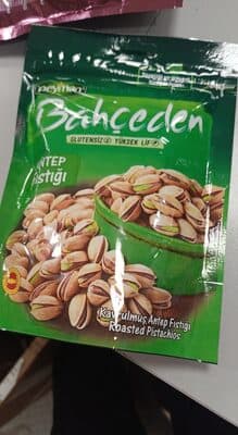 Bahçeden kavrulmuş Antep fıstığı